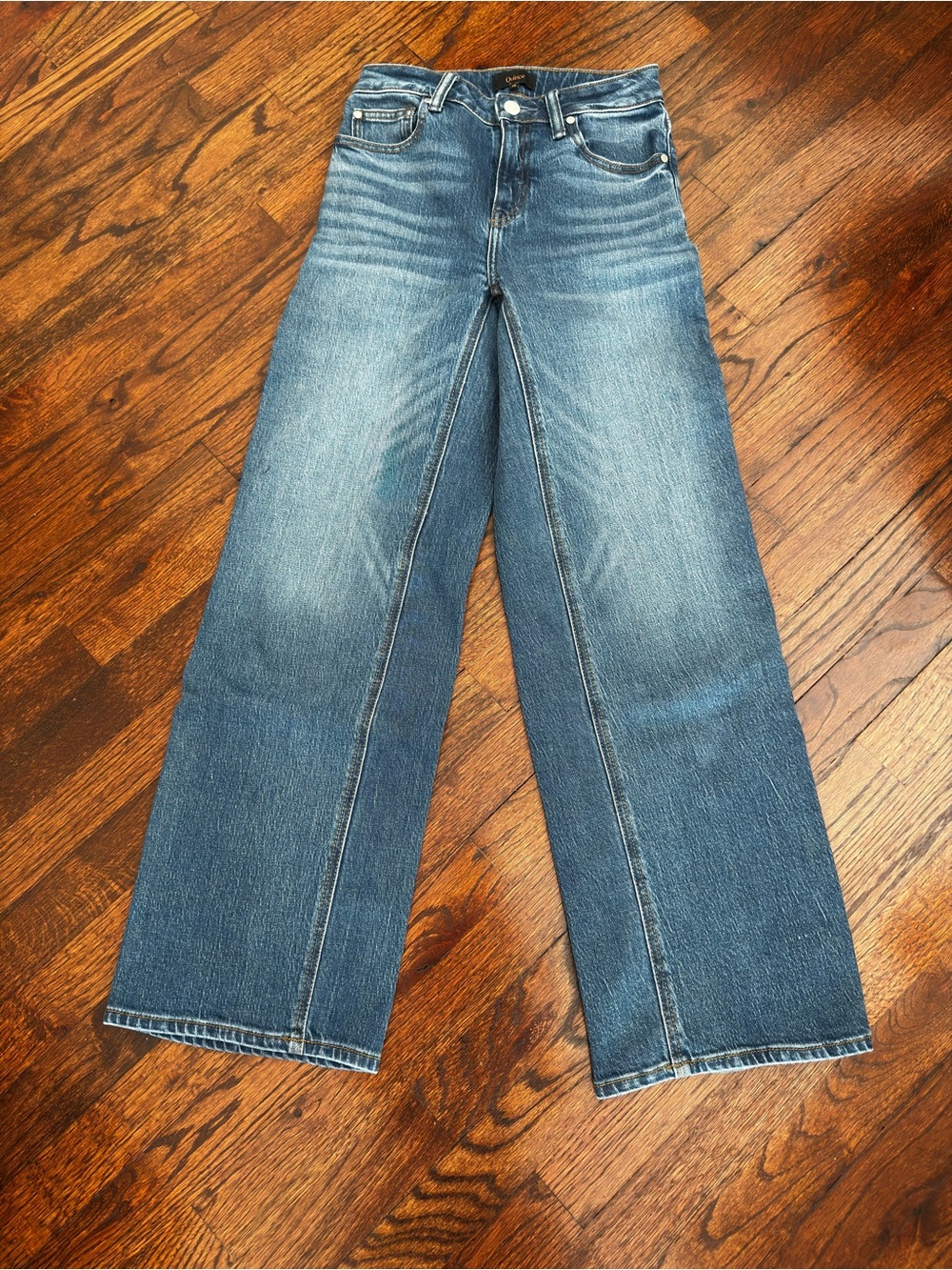 Quince Women’s Relaxed Straight Bella Jeans.